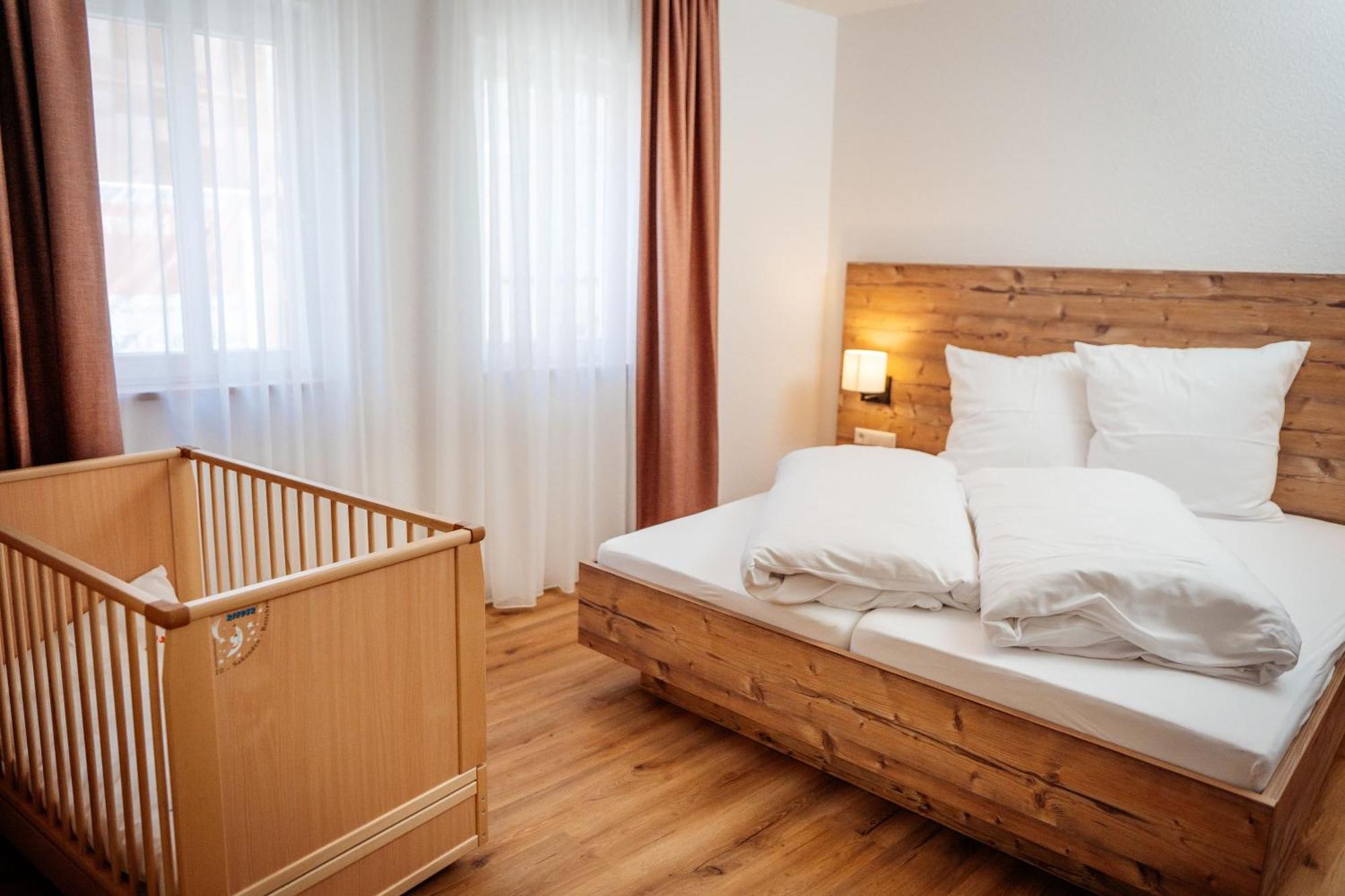 Bauernhaeusle Hotel Hessigheim ภายนอก รูปภาพ